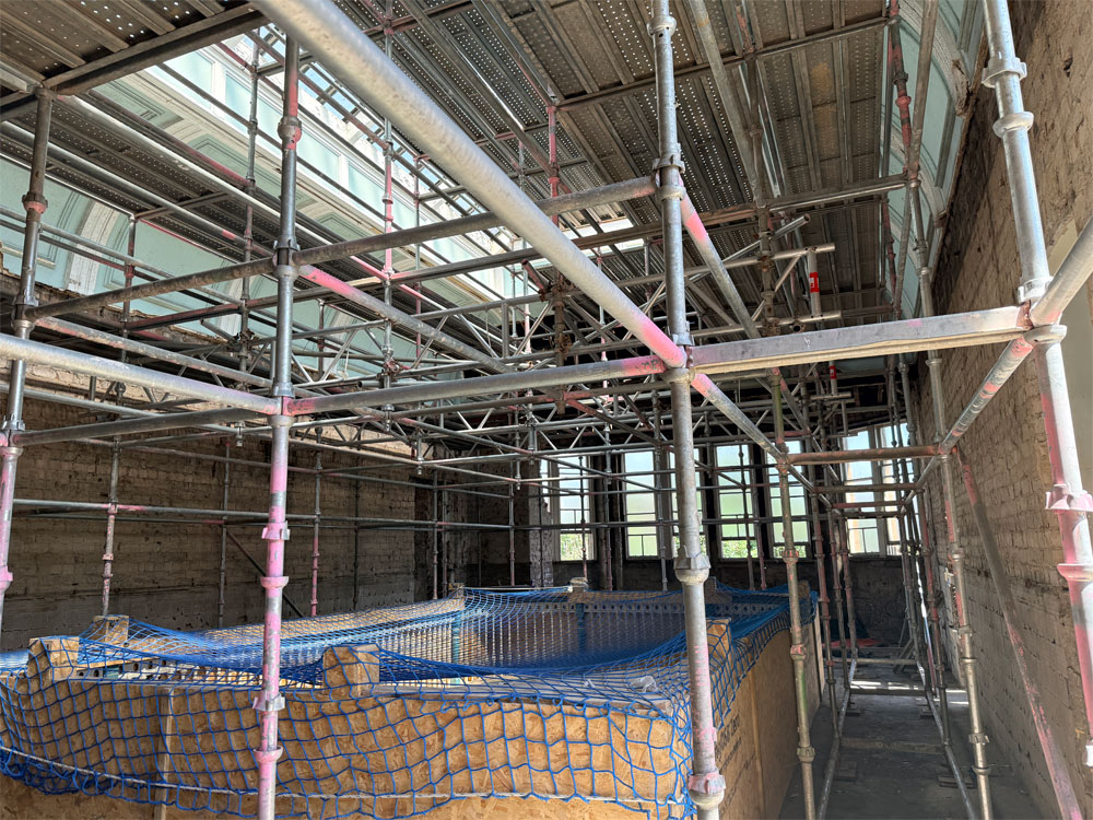 Glasgow cantilever scaffolding